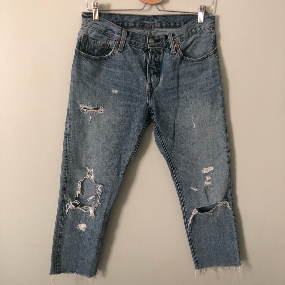 Levi’s 501CT Destroyed Crop Jean